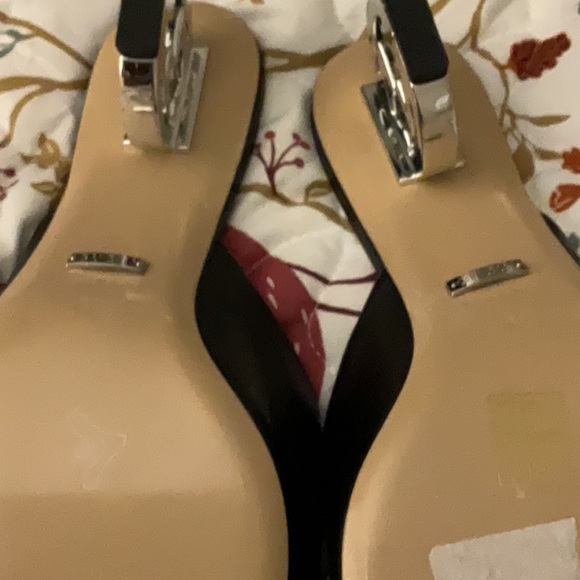 These shoes were gifted to me just too flashy the heel double gg - Picture 7 of 8